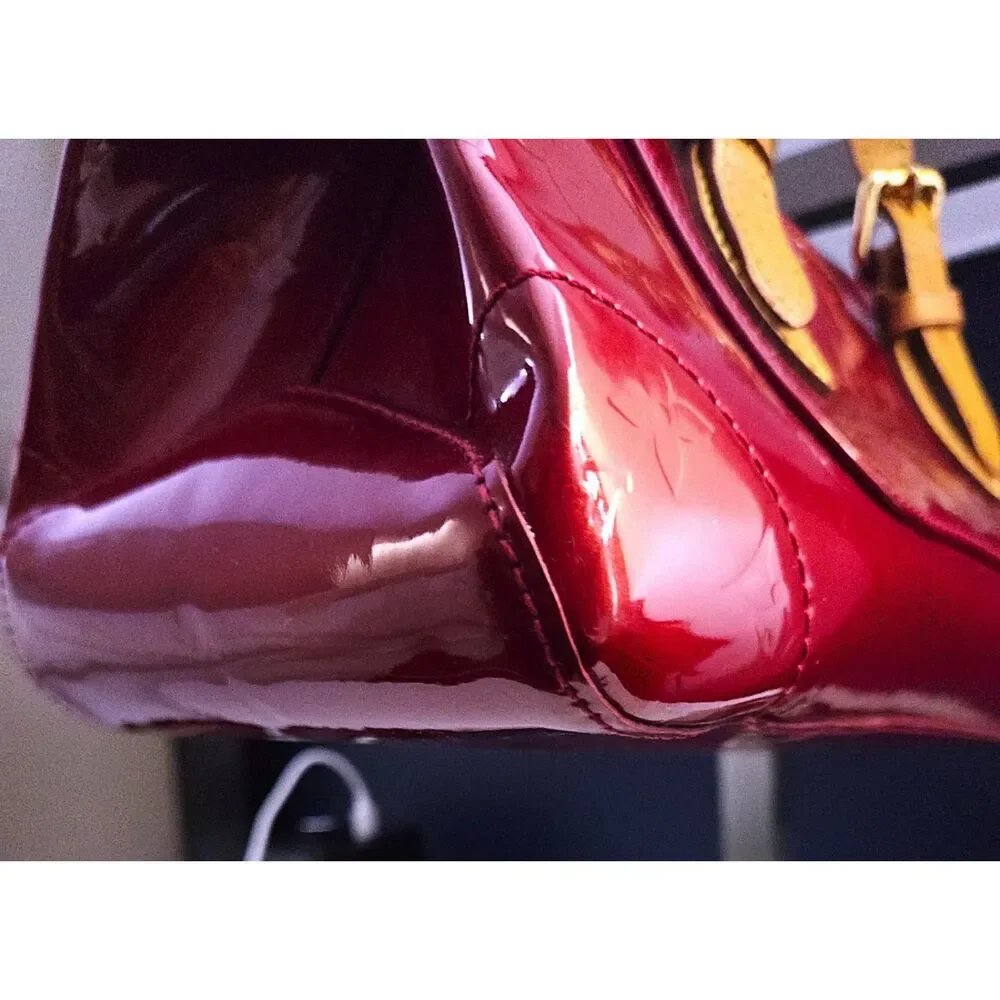 Louis Vuitton Rosewood Avenue Monogram Vernis - Pomme d'Amour vibrant candy red